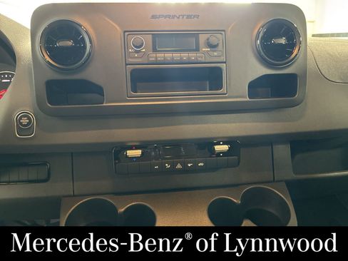 New 2025 Mercedes-Benz Sprinter 2500 image 9