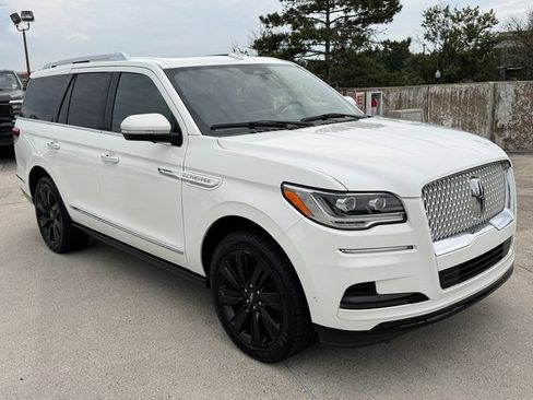 Used 2022 Lincoln Navigator Reserve w/ Monochromatic Package image 6