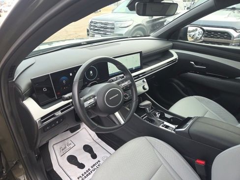 Used 2025 Hyundai Santa Cruz Limited image 23