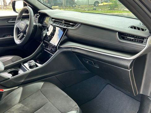 Certified 2023 Jeep Grand Cherokee L Laredo image 33