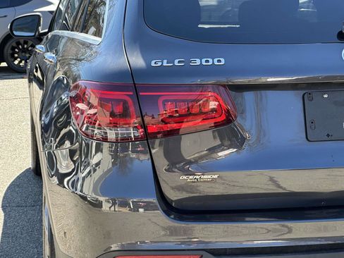 Used 2021 Mercedes-Benz GLC 300 4MATIC w/ Multimedia Package image 11