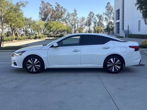 Used 2019 Nissan Altima 2.5 SV FWD image 6