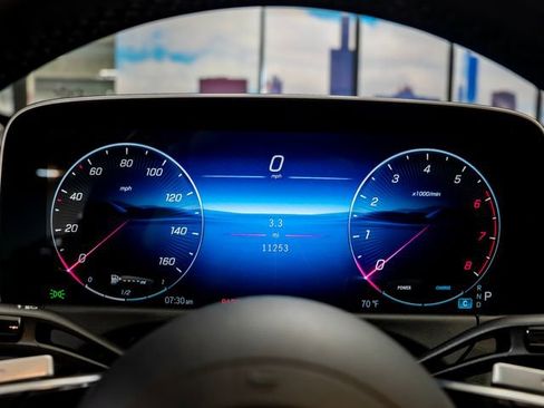 Used 2025 Mercedes-Benz E 450 4MATIC Sedan image 18