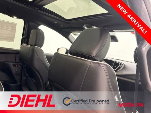 Used 2026 Chrysler Pacifica Limited w/ S Appearance Package AWD/4WD image 14