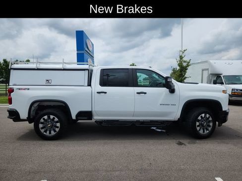 Used 2023 Chevrolet Silverado 2500 Custom w/ Custom Convenience Package AWD/4WD image 11