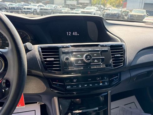 Used 2017 Honda Accord Sport Special Edition image 17