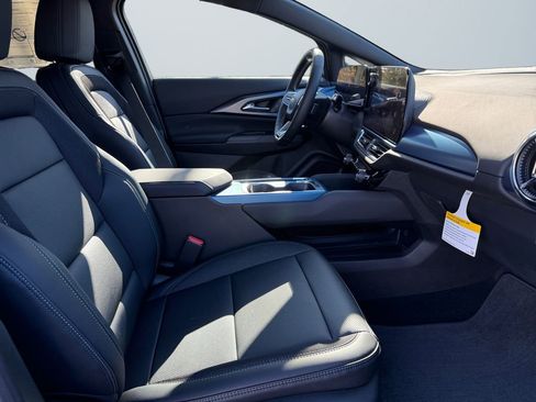 New 2026 Chevrolet Equinox EV LT AWD/4WD image 15