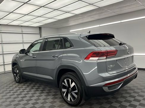Used 2022 Volkswagen Atlas Cross Sport SE image 19