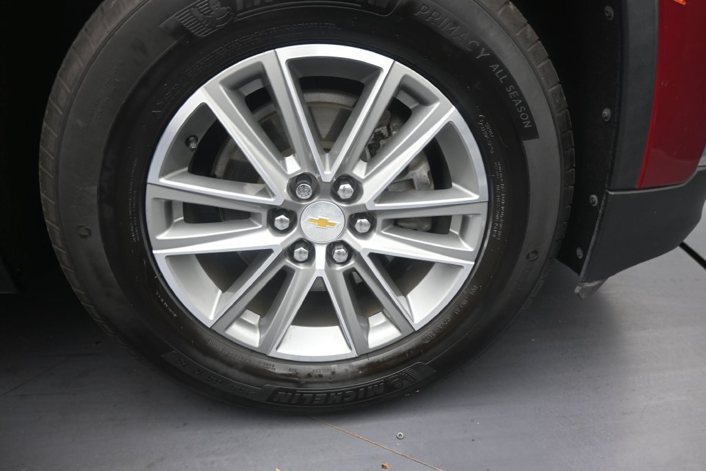 Used 2022 Chevrolet Traverse LT FWD image 16