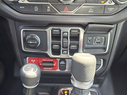 New 2026 Jeep Gladiator Mojave AWD/4WD image 14
