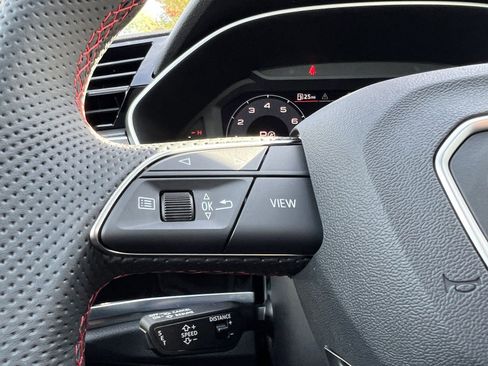 Certified 2025 Audi Q3 2.0T Premium Plus image 20