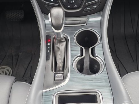 Used 2019 Buick Envision Premium w/ Driver Confidence Package image 17