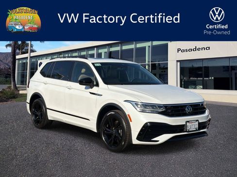 Certified 2024 Volkswagen Tiguan SE R-Line FWD image 1
