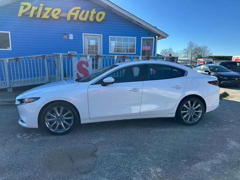 Used 2022 MAZDA MAZDA3 s FWD image 3