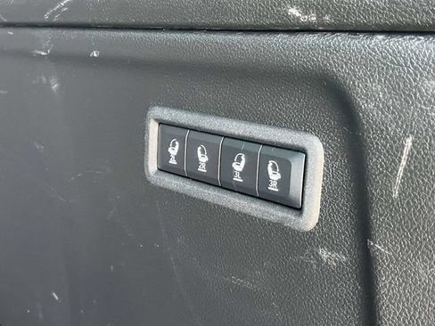 Used 2023 Jeep Wagoneer L Series III w/ Premium Group I AWD/4WD image 23