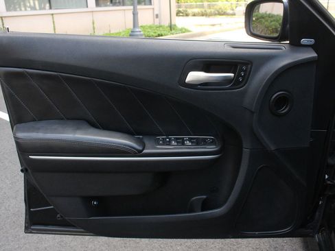 Used 2017 Dodge Charger R/T Scat Pack w/ Dynamics Package image 17