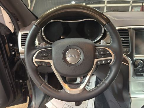 Used 2014 Jeep Grand Cherokee Overland w/ Advanced Technology Group image 17
