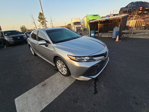 Used 2020 Toyota Camry LE image 2