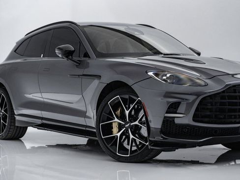 Used 2025 Aston Martin DBX 707 image 2