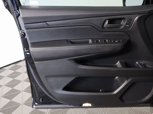 Used 2025 Honda Odyssey EX-L image 13