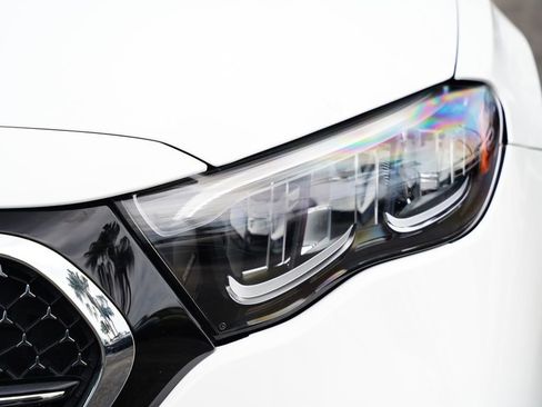 Used 2025 Mercedes-Benz E 350 4MATIC Sedan image 4