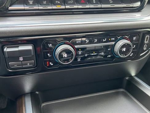 Used 2024 Chevrolet Silverado 3500 High Country w/ High Country Premium Package AWD/4WD image 26