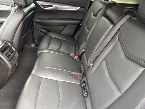 Used 2018 Cadillac XT5 Luxury w/ Driver Awareness Package image 18