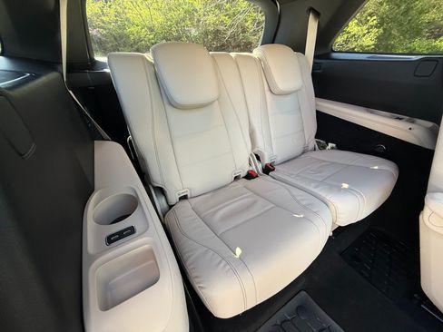 Used 2025 Mercedes-Benz GLS 450 4MATIC image 28