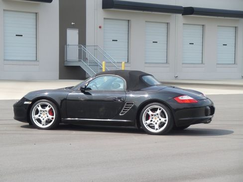 Used 2005 Porsche Boxster S image 17