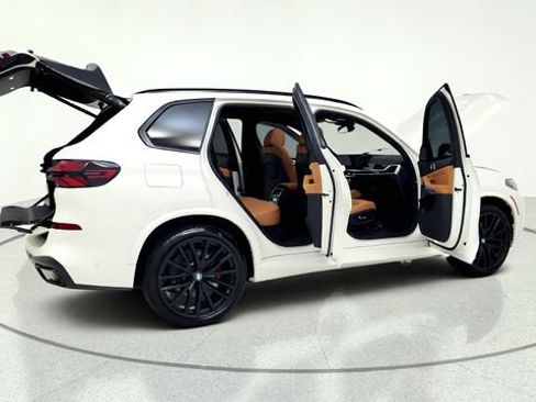 Used 2025 BMW X5 sDrive40i w/ M Sport Package RWD image 19