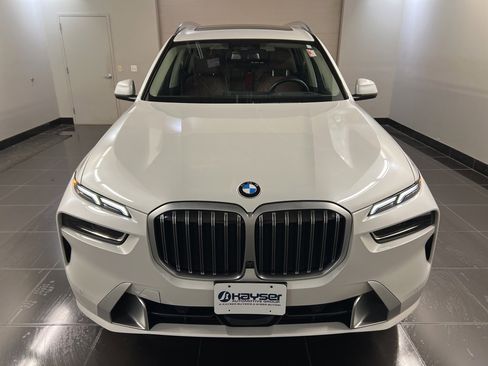 Used 2023 BMW X7 xDrive40i w/ Premium Package image 2