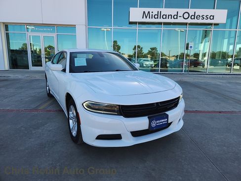 Used 2022 Dodge Charger SXT image 1