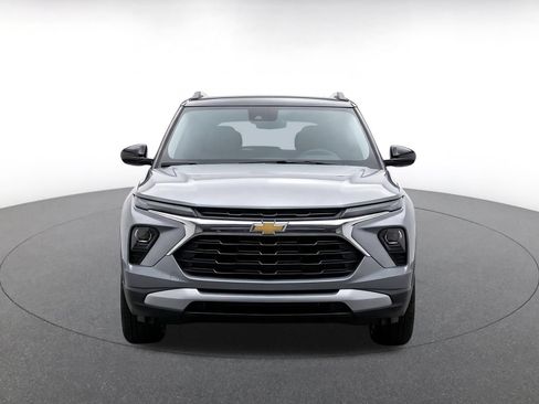 Used 2025 Chevrolet TrailBlazer LT FWD image 2
