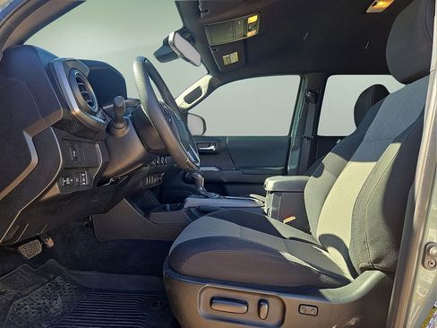 Used 2023 Toyota Tacoma TRD Sport image 21