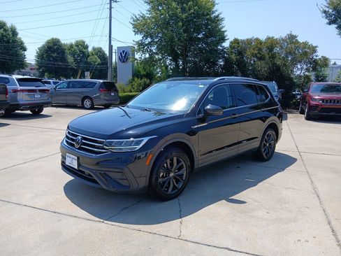 Used 2024 Volkswagen Tiguan SE AWD/4WD image 27