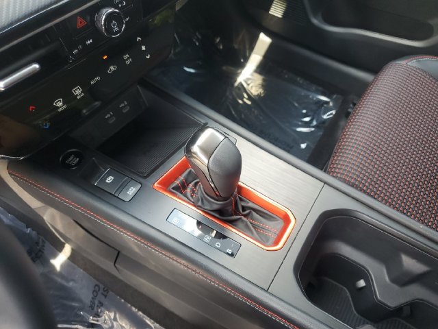 Certified 2025 Nissan Kicks SR AWD/4WD image 23