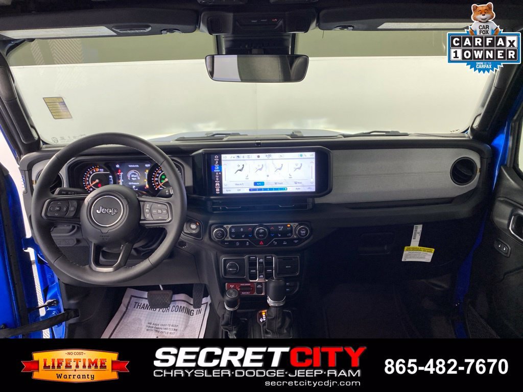 Used 2025 Jeep Gladiator Sport AWD/4WD image 28