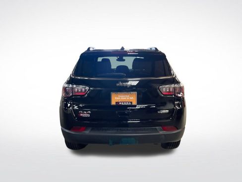 Used 2024 Jeep Compass Latitude AWD/4WD image 4