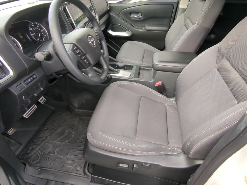 Certified 2025 Nissan Frontier SV RWD image 15