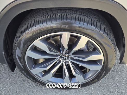 Certified 2023 Volkswagen Atlas Cross Sport SEL Premium R-Line image 21