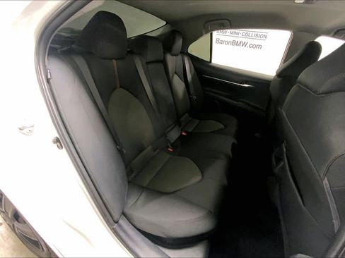 Used 2018 Toyota Camry LE FWD image 19