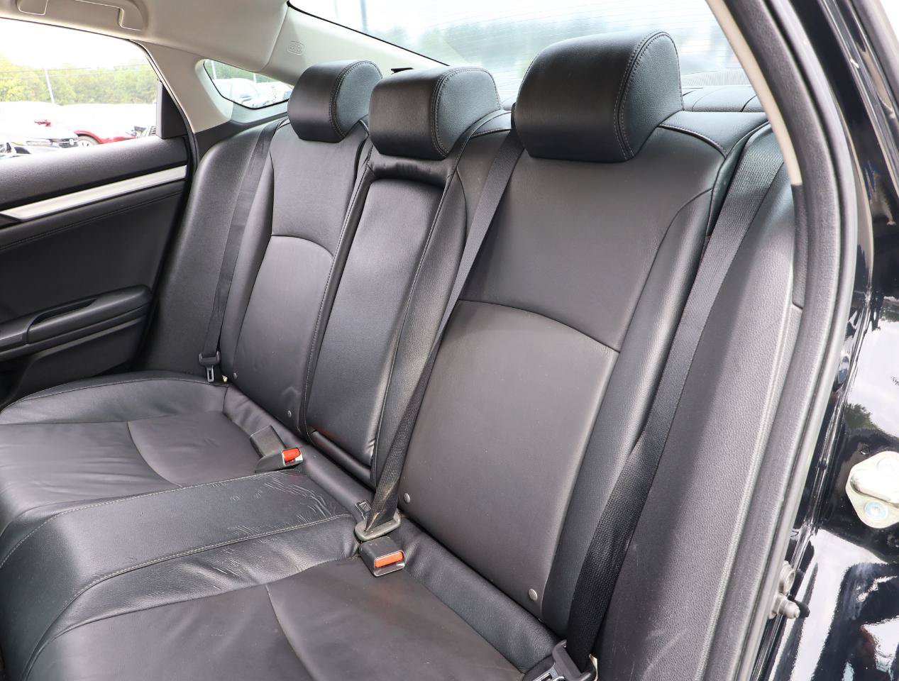 Used 2017 Honda Civic Touring image 22