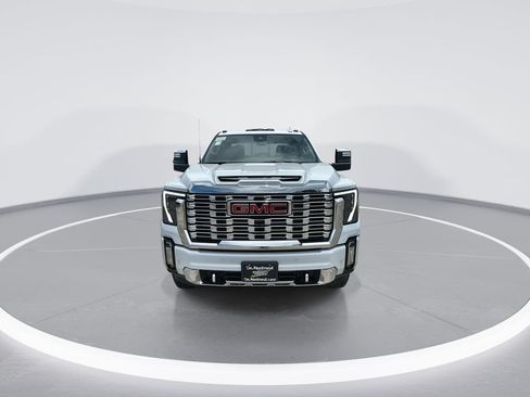 New 2026 GMC Sierra 2500 Denali w/ Denali Reserve Package AWD/4WD image 3