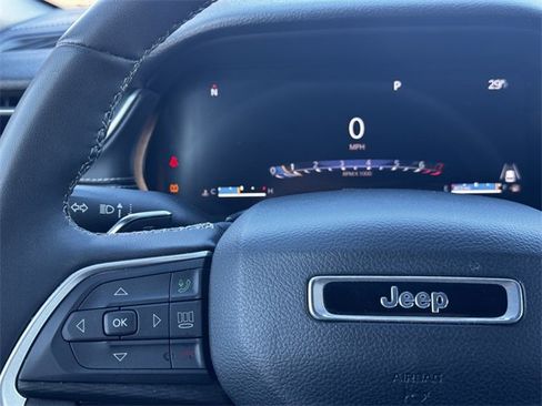 Certified 2024 Jeep Grand Cherokee L Laredo image 27