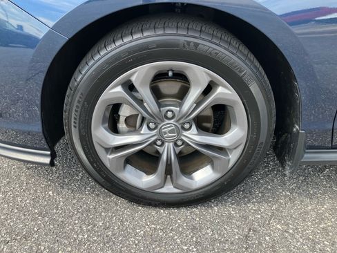 Certified 2024 Honda Accord EX image 31