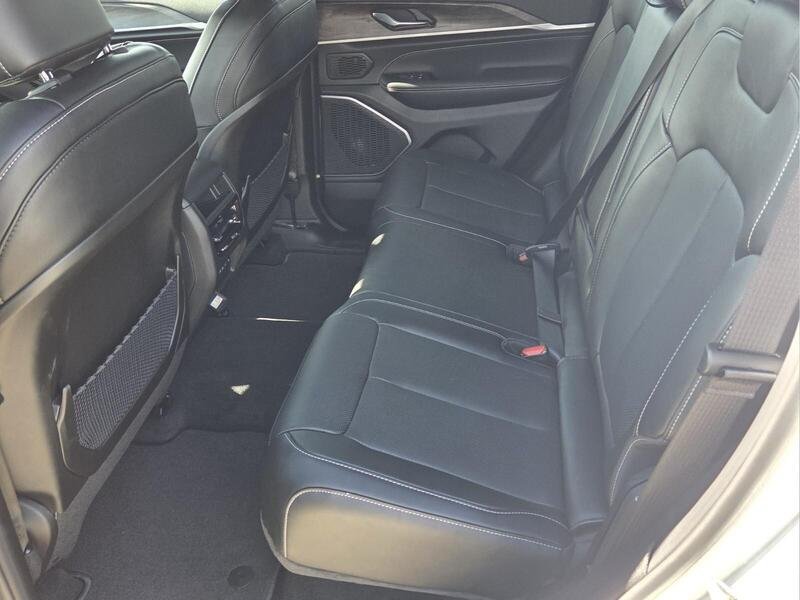 New 2027 Jeep Grand Cherokee Limited AWD/4WD image 12