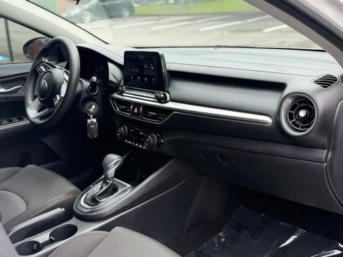 Used 2019 Kia Forte LXS FWD image 16