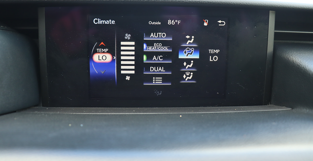 Used 2017 Lexus IS 200t RWD image 34