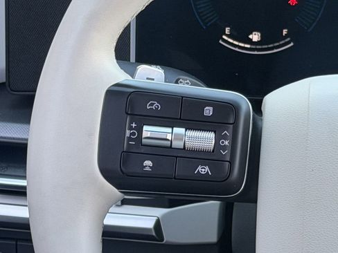 Used 2025 Hyundai Santa Fe SEL image 16