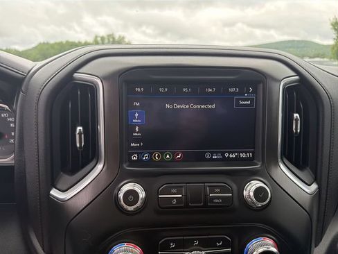Used 2020 GMC Sierra 2500 AT4 w/ AT4 Premium Package AWD/4WD image 13